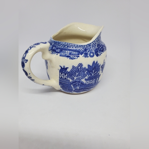 Blue Willow Creamer~Japan Vintage Pre-Owned 3.25" - Picture 5 of 12